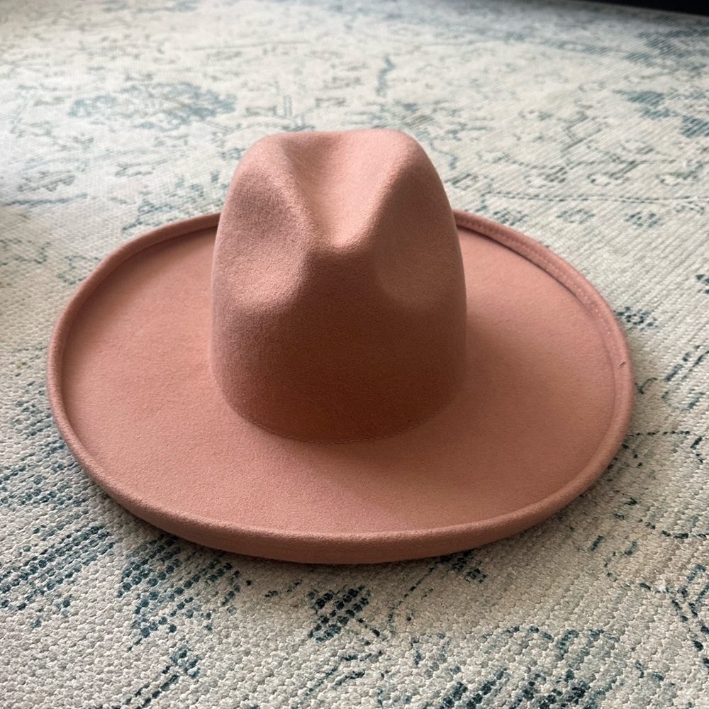 GIGI PIP Pink Hat